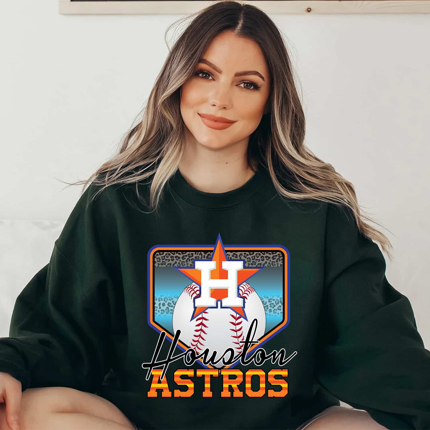 Top Astros Gifts for Her: Perfect Surprises for Female Fans