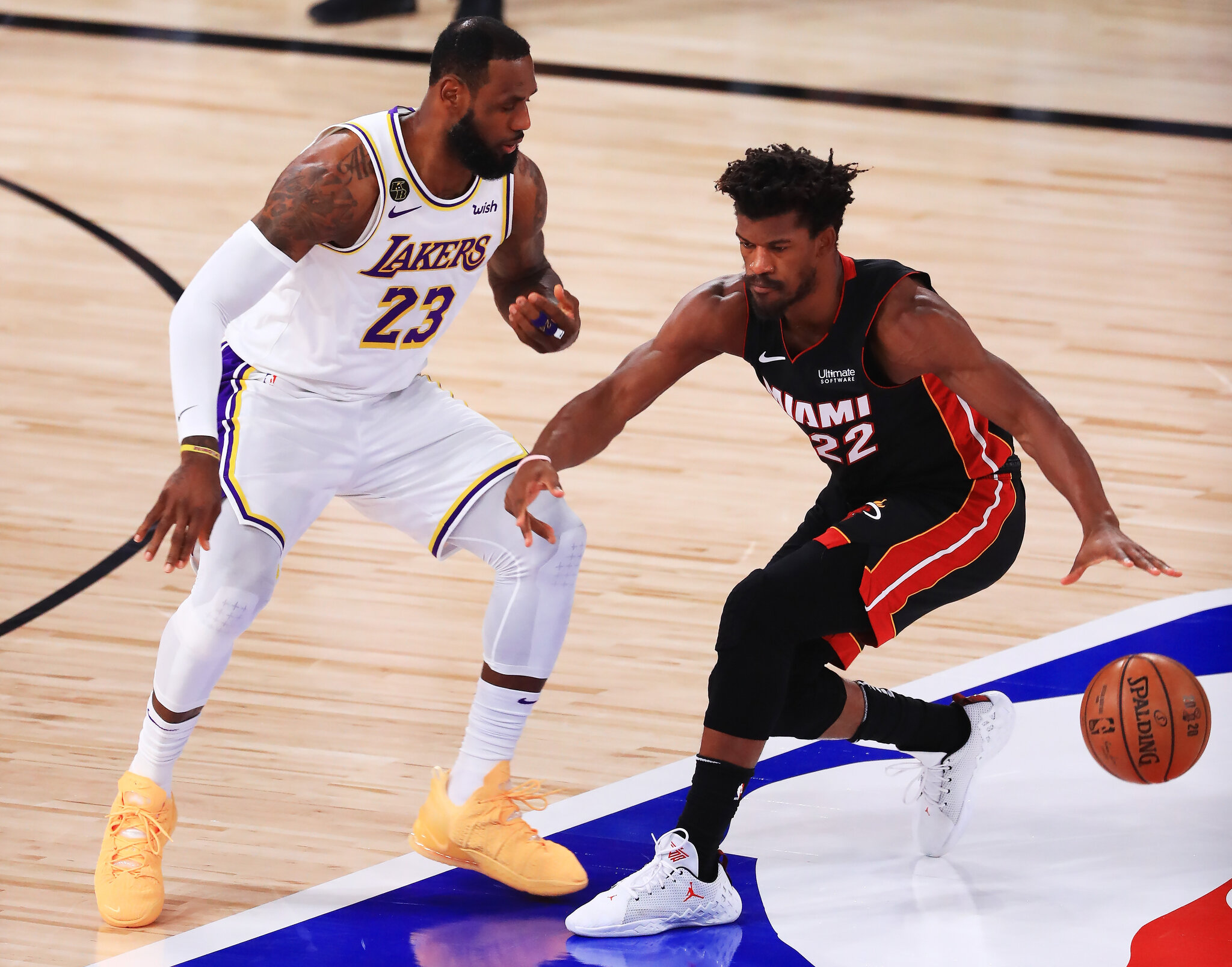 Los Angeles Lakers vs Miami Heat: Live Updates & Game Analysis