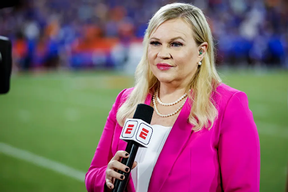 Holly Rowe: Balancing Life as a College Athlete and Broadcaster