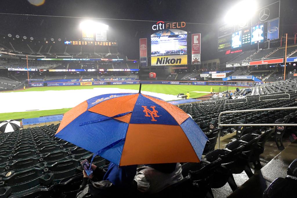 Dealing With a Yankees Rain Delay: Tips for Fans at the Stadium!