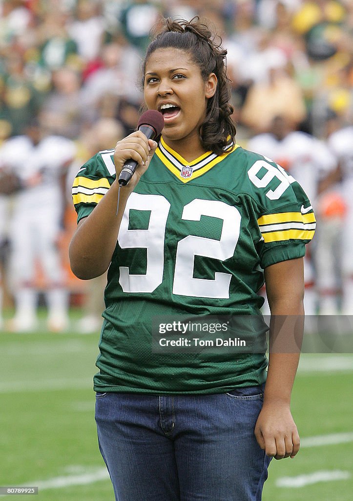 Reggie Whites Daughter: Whats Her Name? Learn All About The Football Legends Child Now!