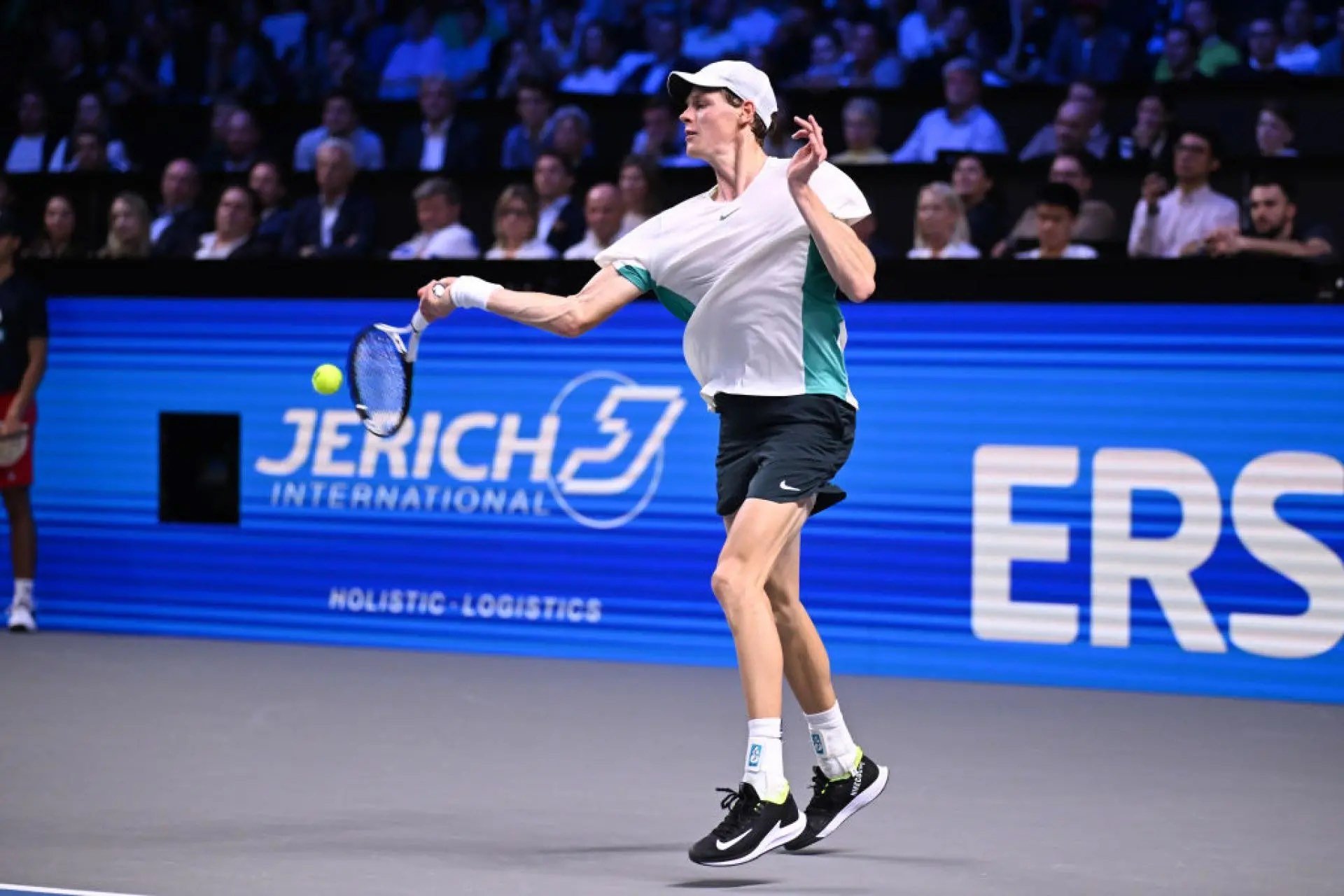 Jannik Sinner Tennis Gear: What Racket, Shoes, & Outfit Does He Use?